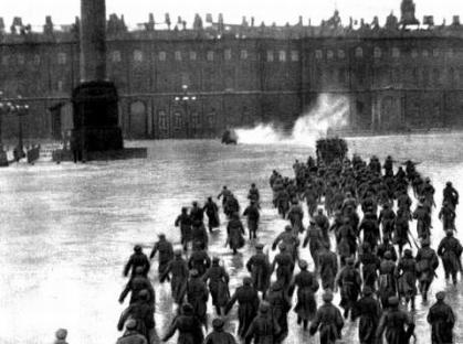 1917-10-25-winter-palace.jpg