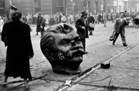 1956-10-23-budapest-stalin-statue-1.jpg