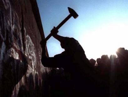1989-11-09-berlin-wall.jpg