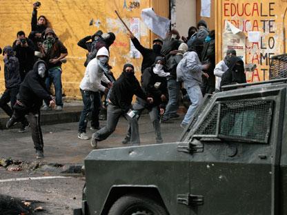 2011-08-25-chile-protests.jpg